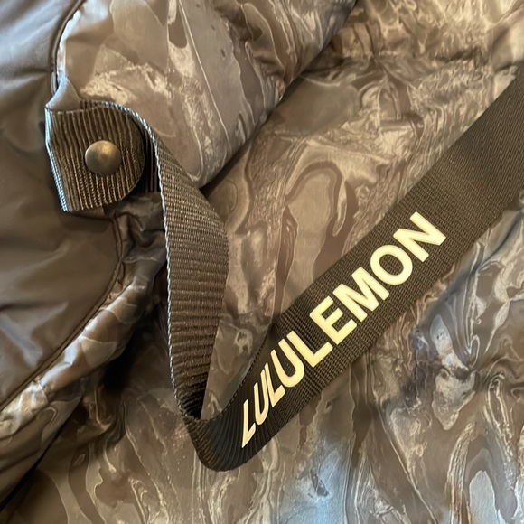 Lululemon Down Jacket - Picture 15 of 16